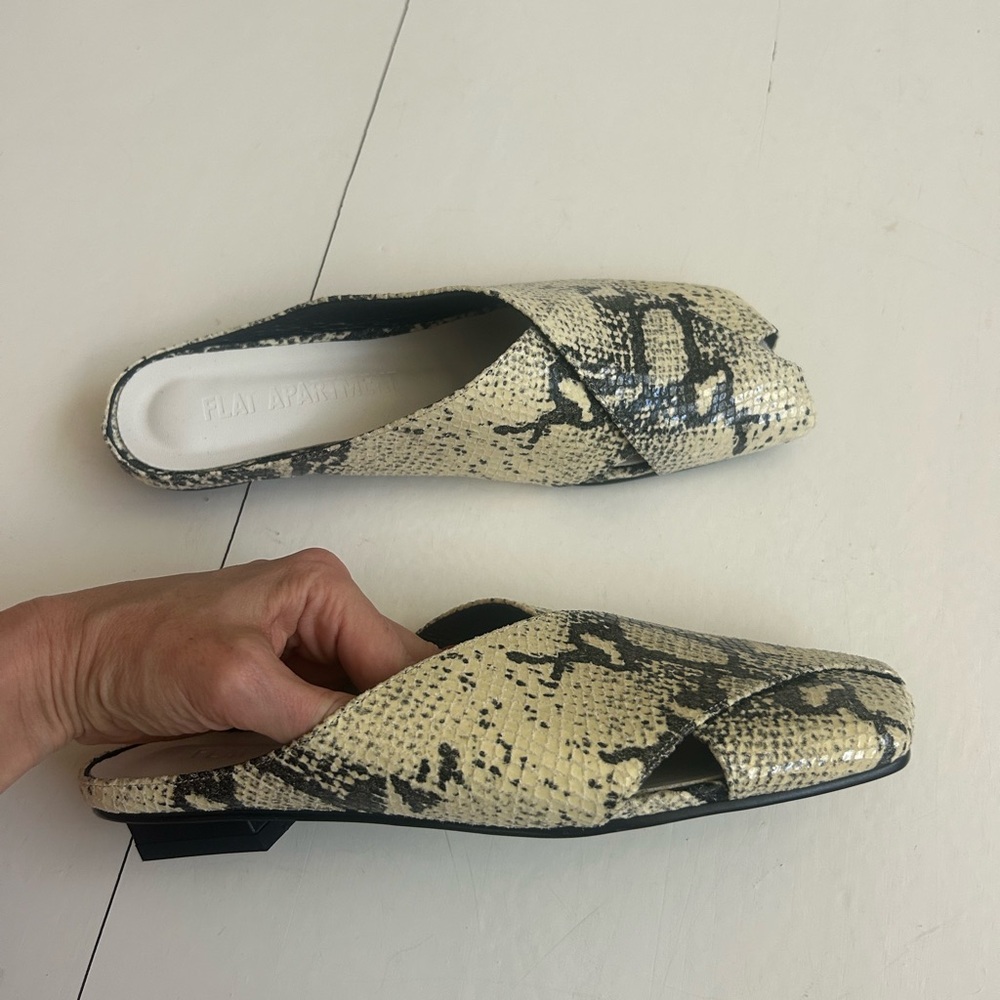 Flat Apartment Snakeskin Patterned Mules New - image 4